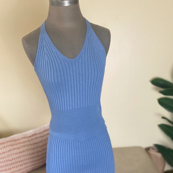 Women’s knit tank top in cerulean blue - Picture 3 of 3